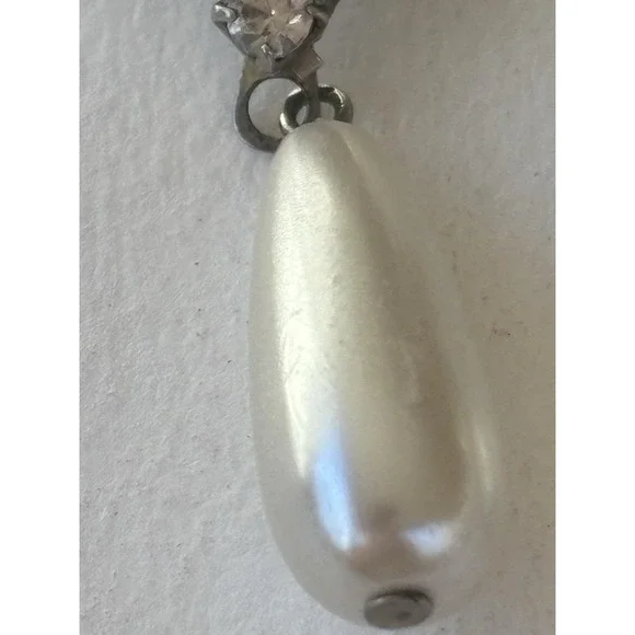 Earrings Purple Rhinestones Pearl Gold Tone Jewelry About 1" - Picture 3 of 4